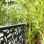 Apartment Center Of Paris By Studio Prestige